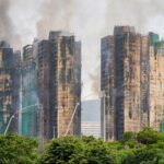 Pożar wysokościowców w Hongkongu. Fot. PAP/EPA/LEUNG MAN HEI