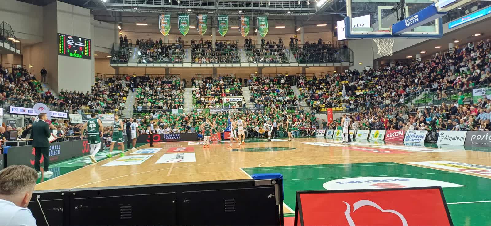 Mistrz pokazuje klasę, Zastal ze słabym obwodem i trener zapowiada zmiany