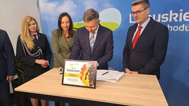 Pieniądze dla lubuskich strażaków na nowy sprzęt Radio Zachód - Lubuskie