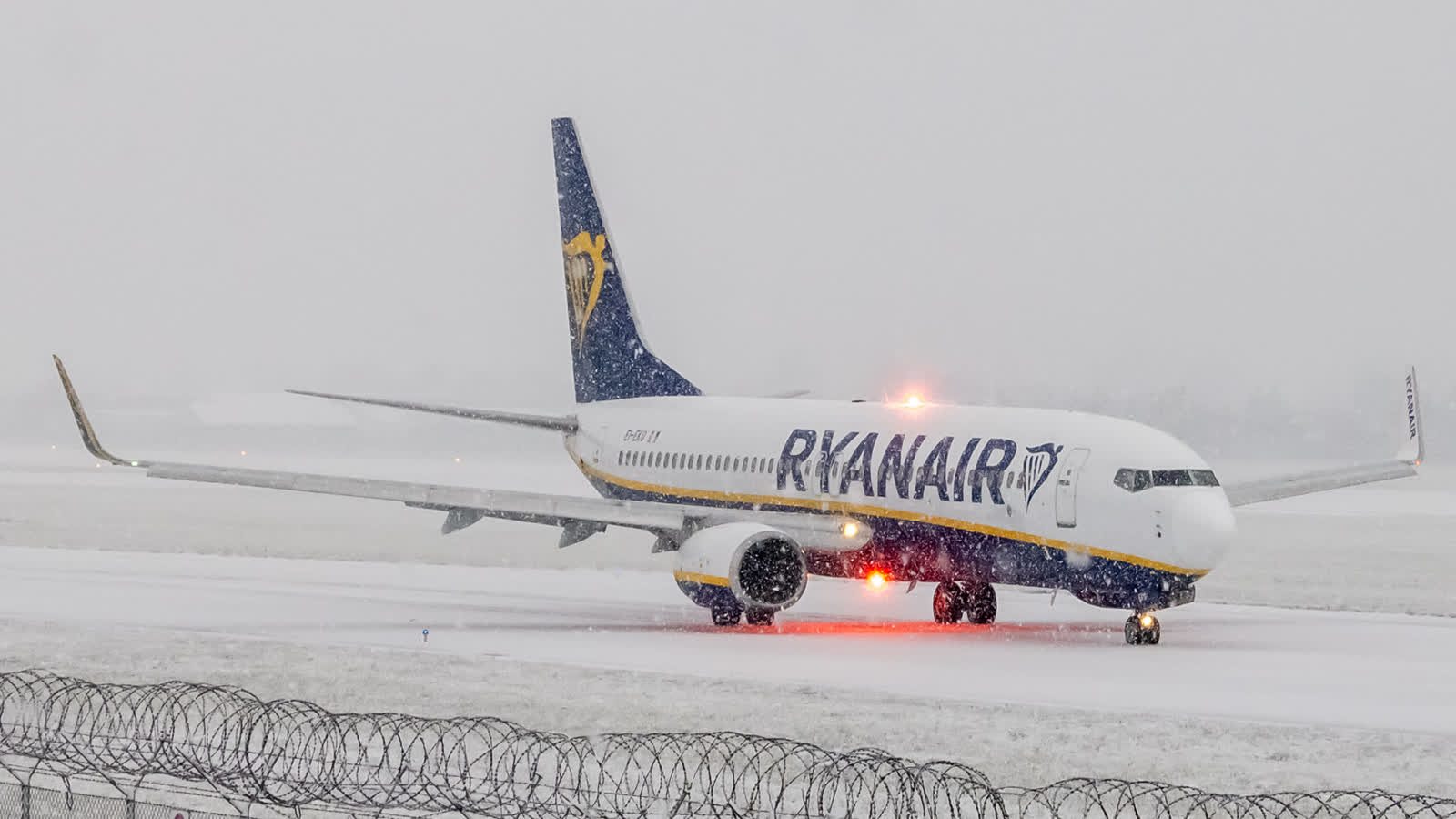 Opóźnienia samolotów na lotnisku w Poznaniu