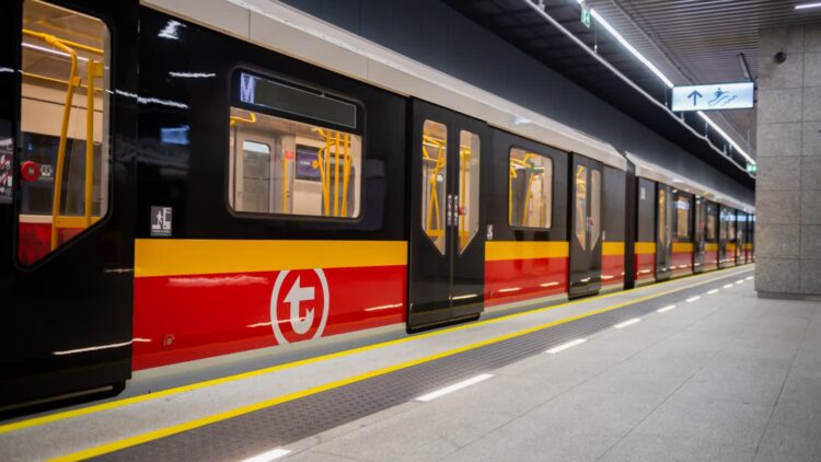 W poniedziałek pociągi metra M1 będą kursowały na całej trasie 9 Zdjęcie ilustracyjne. Fot. Warszawski Transport Publiczny/FB