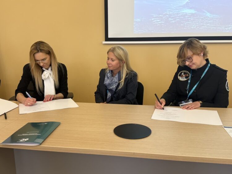 Uniwersytet Zielonogórski przystąpi do Polskiego Centrum Prawa Kosmicznego 9 Uniwersytet Zielonogórski przystąpi do Polskiego Centrum Prawa Kosmicznego Radio Zachód - Lubuskie