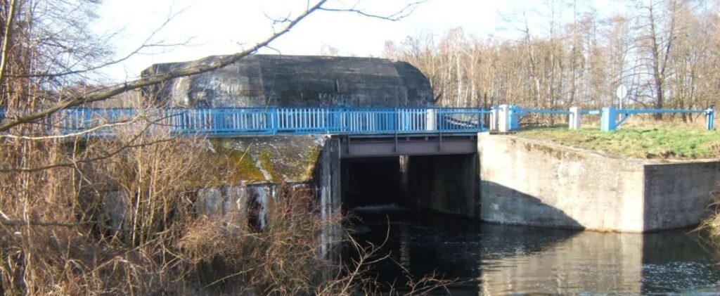 Remont zabytkowego mostu w Ołoboku fot. LWKZ