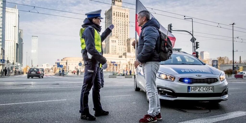 Policjanci 11 listopada zatrzymali 40 osób, a przy 91 znaleźli środki pirotechniczne 5 Fot. Komenda Stołeczna Policji