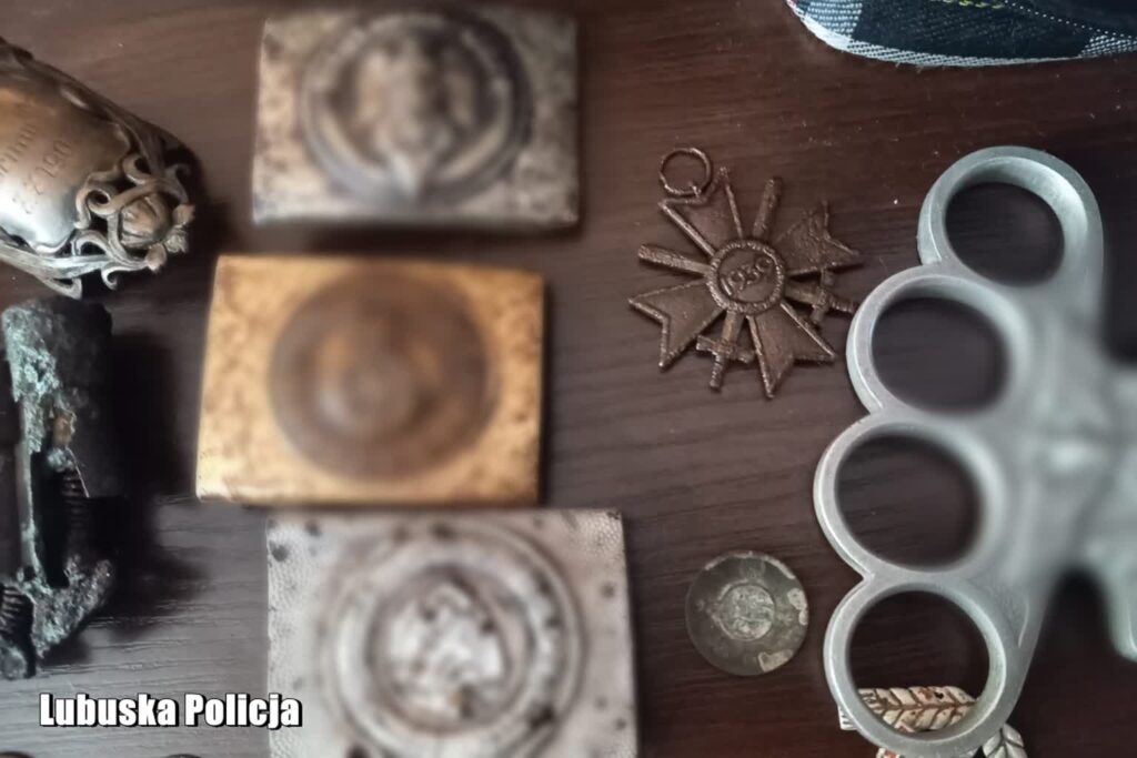 Policja zabezpieczyła zabytkowe przedmioty, w tym związane z II WŚ (KPP Żagań)
