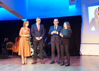 Uniwersytet Zielonogórski nagrodził najlepszych absolwentów Radio Zachód - Lubuskie