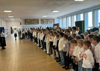 Zielonogórscy uczniowie uczcili Dzień Niepodległości Radio Zachód - Lubuskie