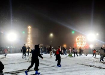 Lodowisko przy placu Bohaterów już otwarte Radio Zachód - Lubuskie