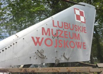 Lubuskie Muzeum Wojskowe w Drzonowie przed remontem Radio Zachód - Lubuskie