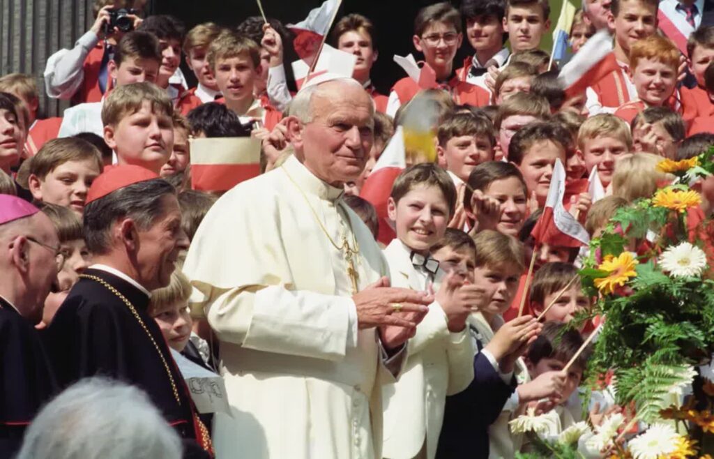 Warszawa 08.06.1991. IV pielgrzymka papieża Jana Pawła II do Polski. Fot. PAP/ Wojciech Kryński