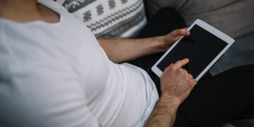 Miał ponad 1500 plików z pornografią dziecięcą. 50-latek z zarzutami Radio Zachód - Lubuskie