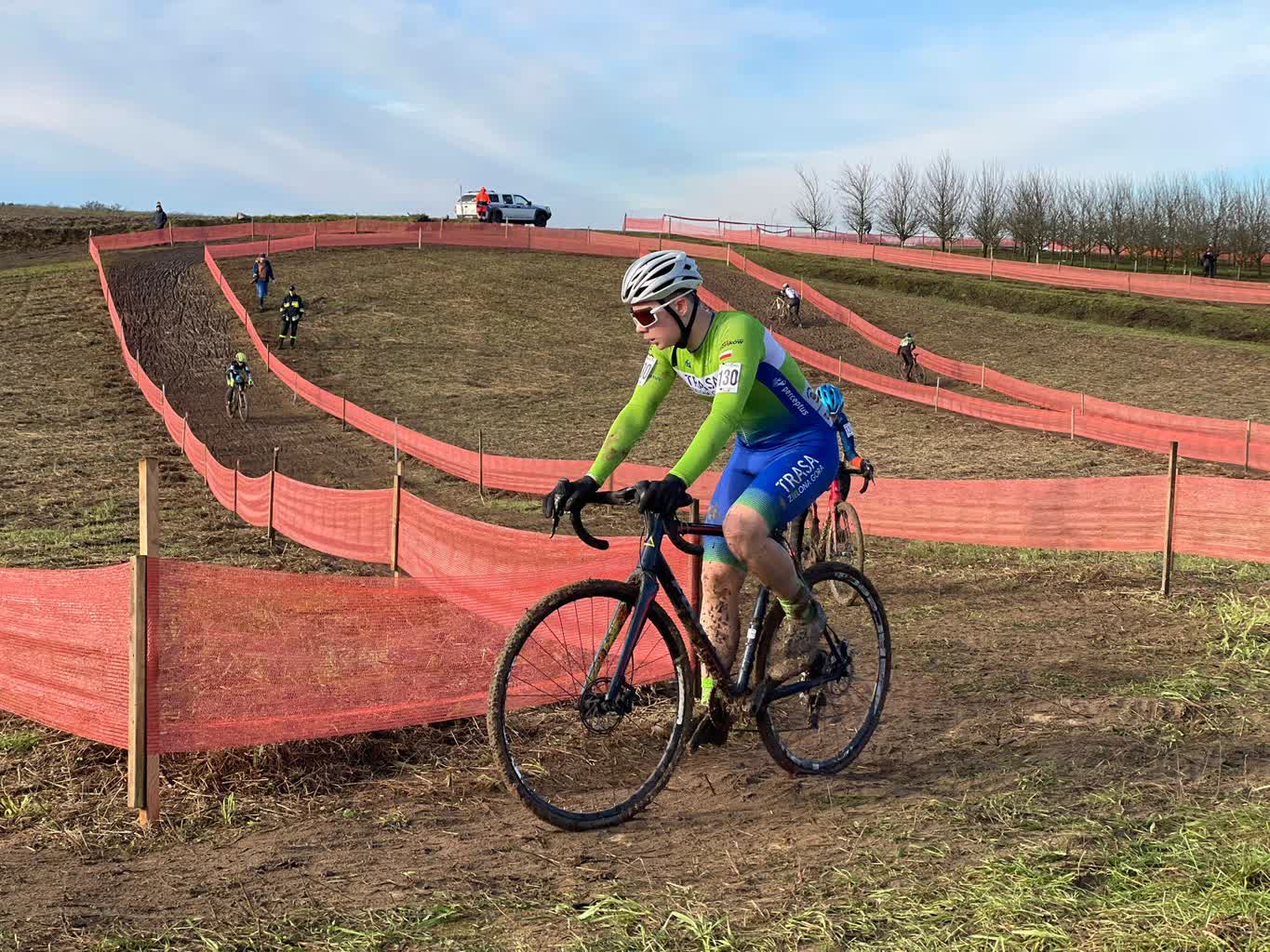 Aleksander Józwa na podium wyścigów w Laskowicach i w Cetniewie