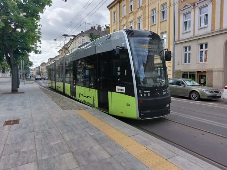 Wszystko gotowe, można podpisywać umowę 9 Wszystko gotowe, można podpisywać umowę Radio Zachód - Lubuskie