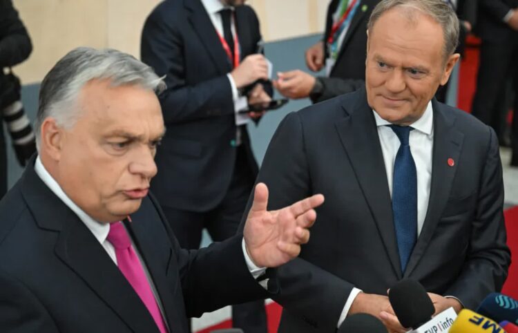 Orban o Tusku: atakuje nas, bo mierzy się z poważnymi problemami w swoim kraju 9 Viktor Orban i Donald Tusk Fot. PAP/Radek Pietruszka