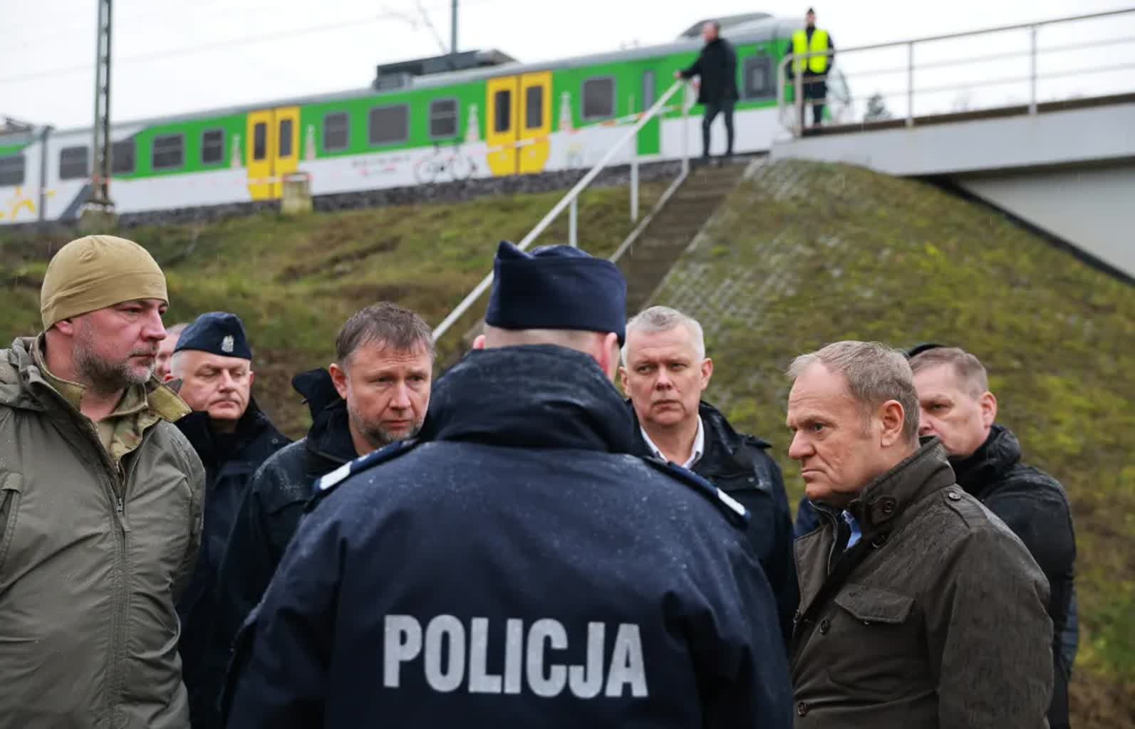 „Doszło do aktu dywersji”. Premier potwierdza: eksplozja zniszczyła tory