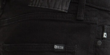 Jak czarne jeansy zmienią Twoje jesienne stylizacje? Radio Zachód - Lubuskie