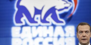 Dmitrij Miedwiediew. Fot. PAP/EPA/ DMITRY ASTAKHOV/SPUTNIK/GOVERNMENT POOL