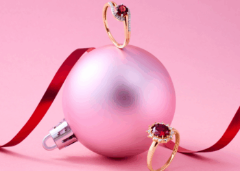 5 najpiękniejszych prezentów jubilerskich na Boże Narodzenie 2025 12 5 najpiękniejszych prezentów jubilerskich na Boże Narodzenie 2025 Radio Zachód - Lubuskie