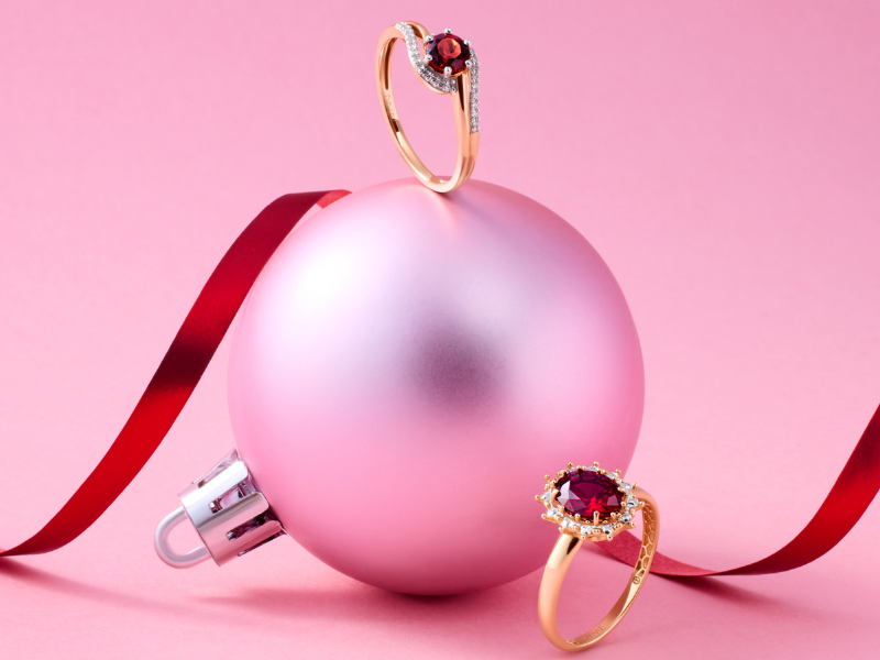 5 najpiękniejszych prezentów jubilerskich na Boże Narodzenie 2025