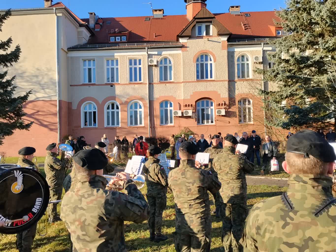 Wojskowi muzycy zagrali kolędy w szpitalu