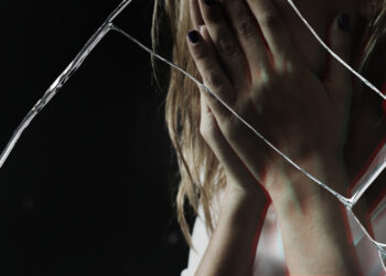 Coraz więcej kobiet dotkniętych przemocą zgłasza się po pomoc 11 freepik.com