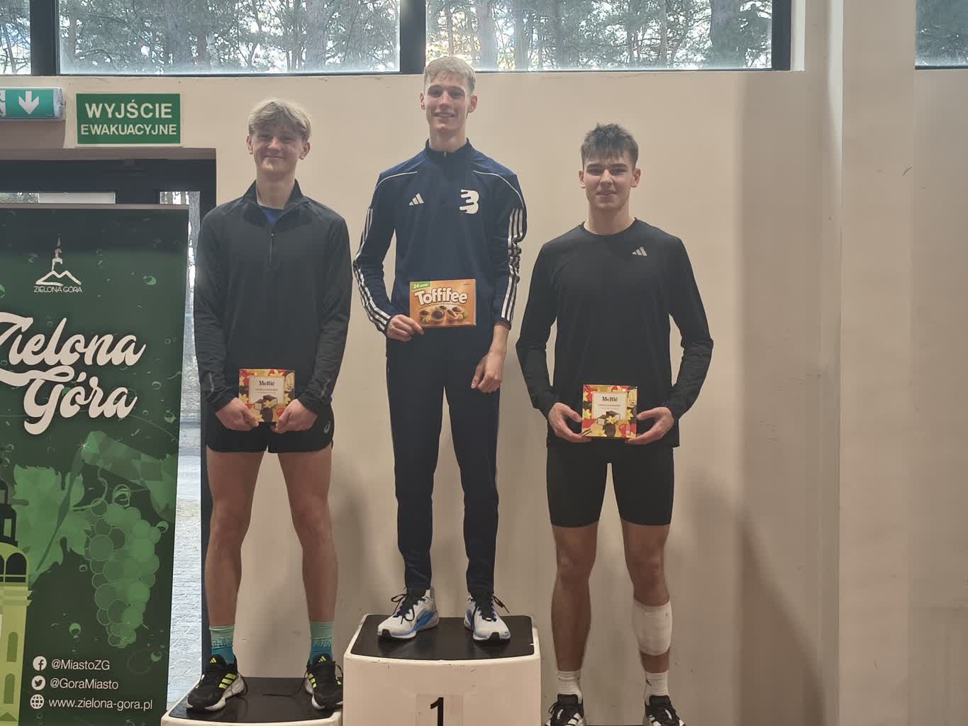 Gdzie dwóch się bije, tam trzeci korzysta