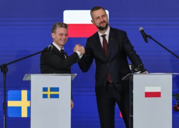 Ministrowie obrony Polski i Szwecji zawarli strategiczne porozumienie ws. programu Orka 10 Wicepremier, minister obrony narodowej Władysław Kosiniak-Kamysz i minister obrony Szwecji Pal Jonson. Fot. PAP/Albert Zawada