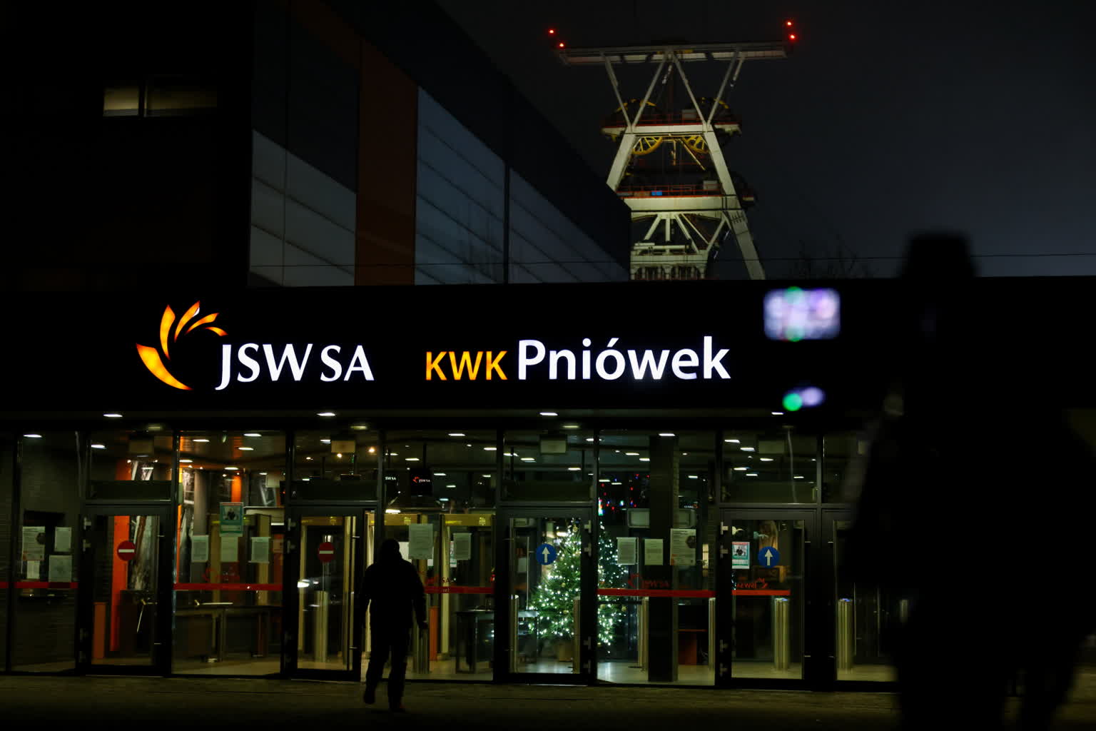 Premier: Łączymy się w bólu z rodzinami górników