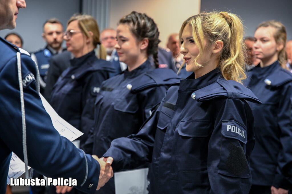 49 nowych funkcjonariuszy w lubuskiej policji Radio Zachód - Lubuskie
