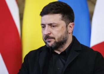 Zełenski pod coraz silniejszą presją ze strony Amerykanów 11 Wołodymyr Zełenski Fot. PAP/EPA/TOLGA AKMEN