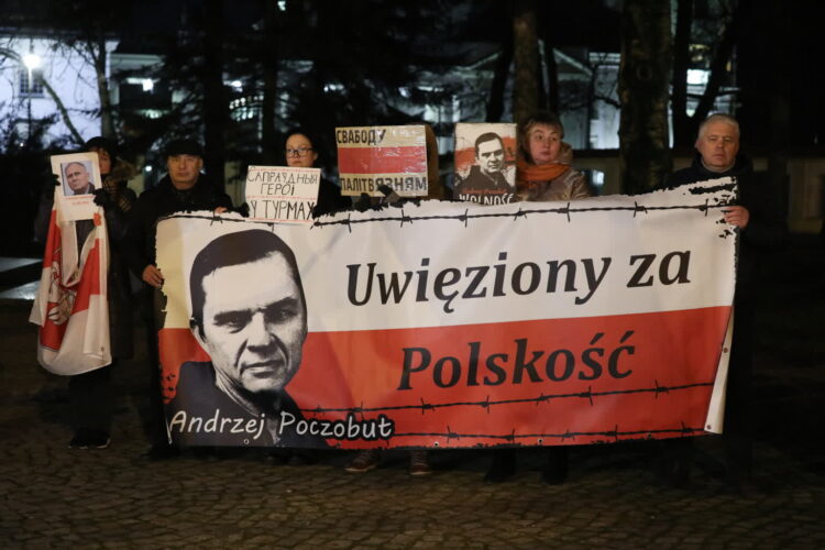BIAŁYSTOK AKCJA SOLIDARNOŚCI Z ANDRZEJEM POCZOBUTEM. Fot. PAP/Artur Reszko