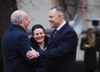 Prezydent Nawrocki weźmie udział w szczycie Grupy Wyszehradzkiej. Odwołał spotkanie z Orbanem po jego wizycie w Moskwie 15 Prezydent RP Karol Nawrocki i prezydent Węgier Tamas Sulyok. Fot. PAP/ Radek Pietruszka