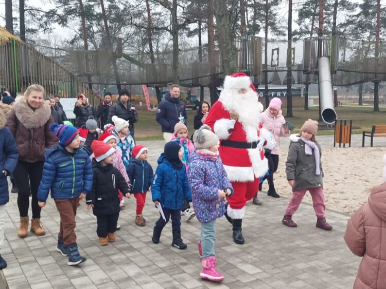 Święty Mikołaj odwiedził kąpielisko H2Ochla Radio Zachód - Lubuskie