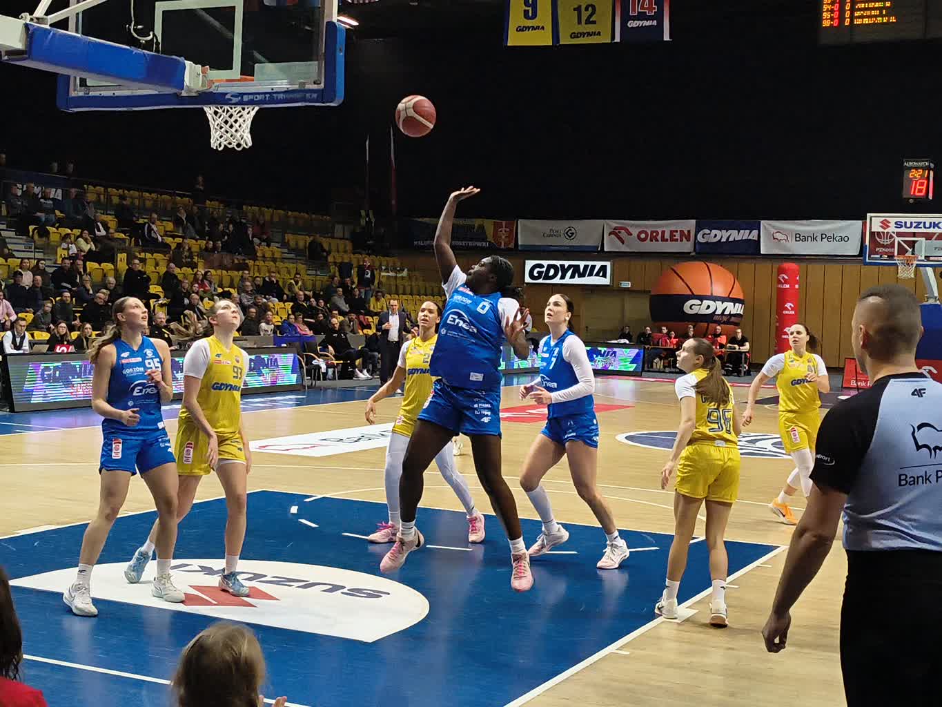 Mistrzynie Polski pokonane we własnej hali