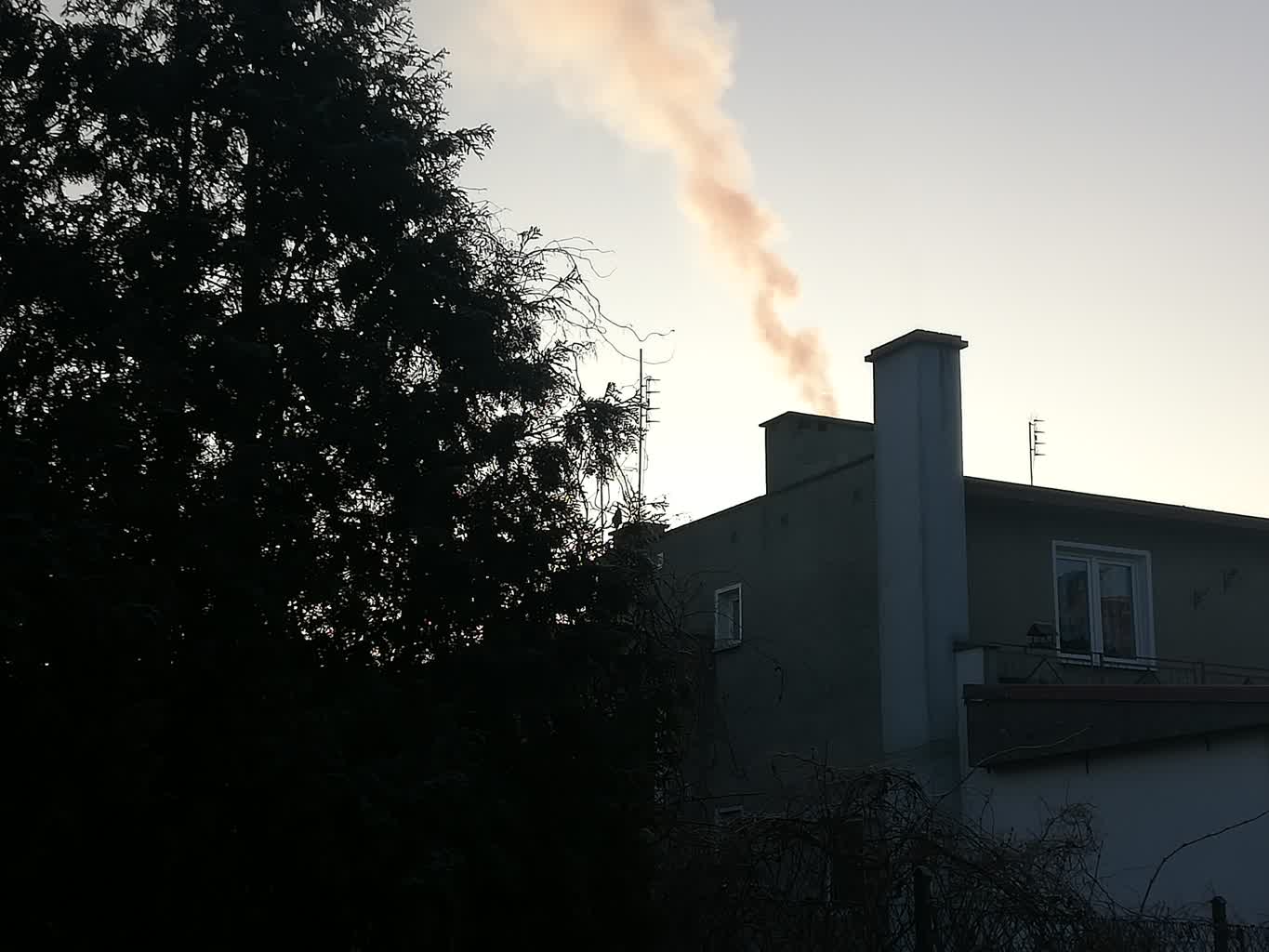 Czujka dymu i tlenku węgla. Inwestycja w bezpieczeństwo