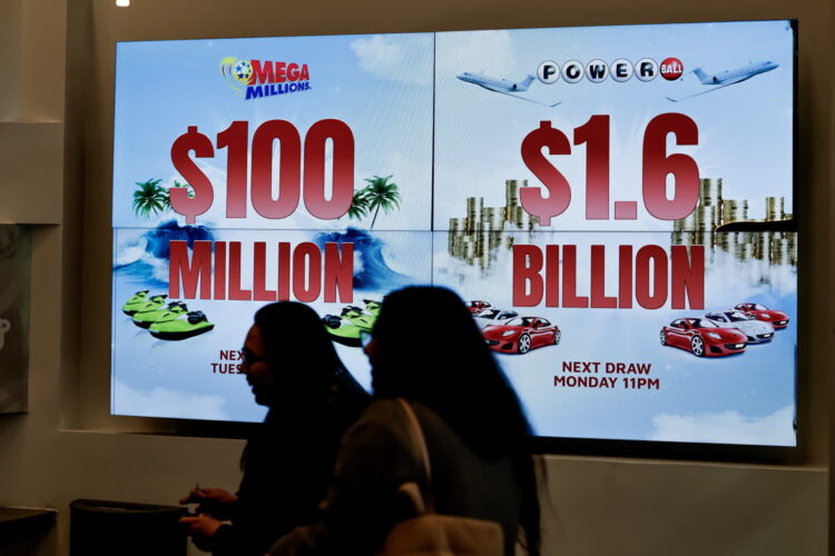 USA POWERBALL LOTTERY. Fot. PAP/EPA/ERIK S. LESSER