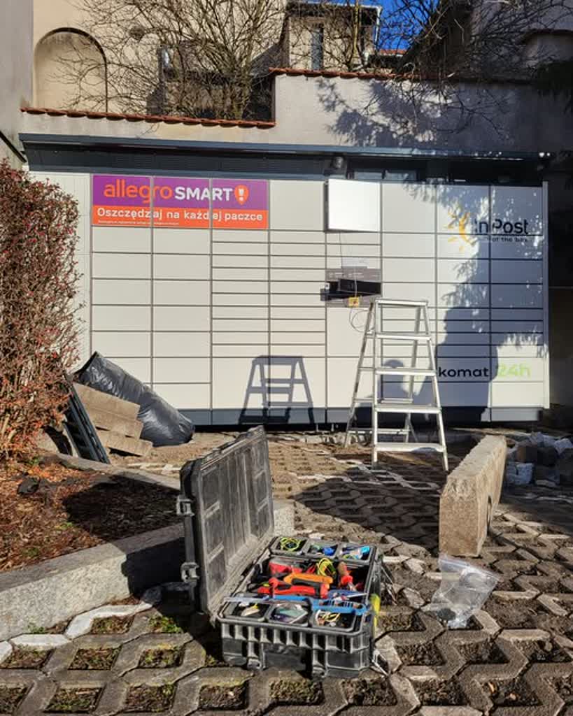 Działa powiatomat obok nowosolskiego starostwa