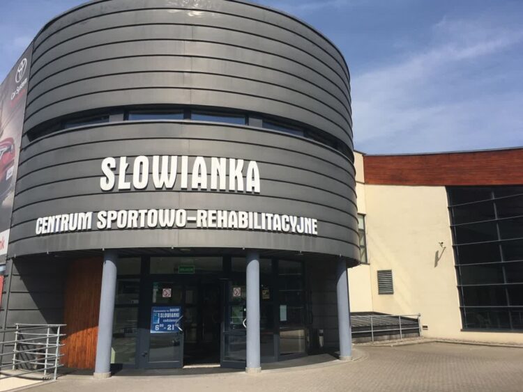 Zamiast kanapy: basen, lodowisko i sportowe emocje na Słowiance Radio Zachód - Lubuskie