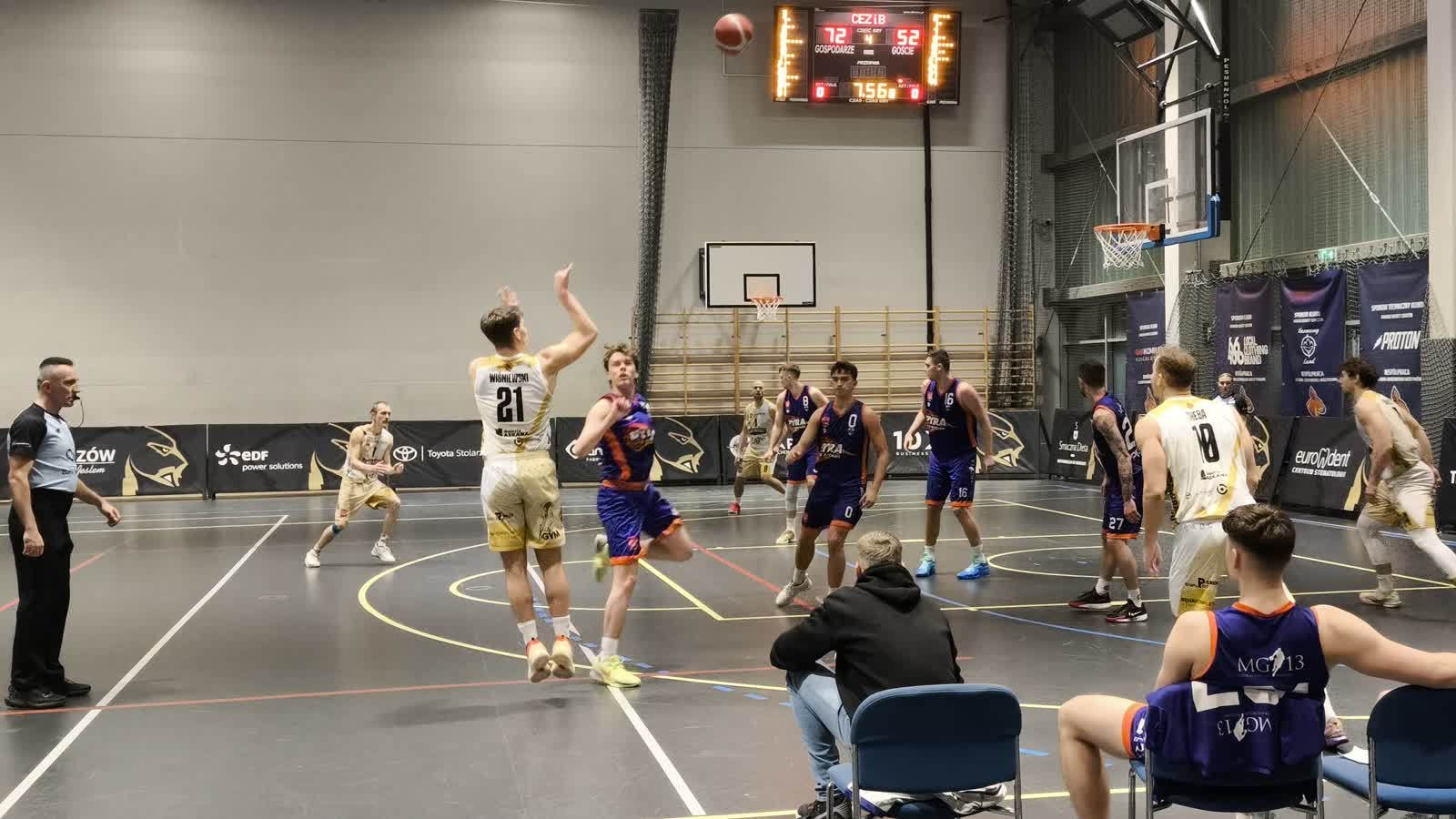 Kangury rozprawiły się z Pyrą