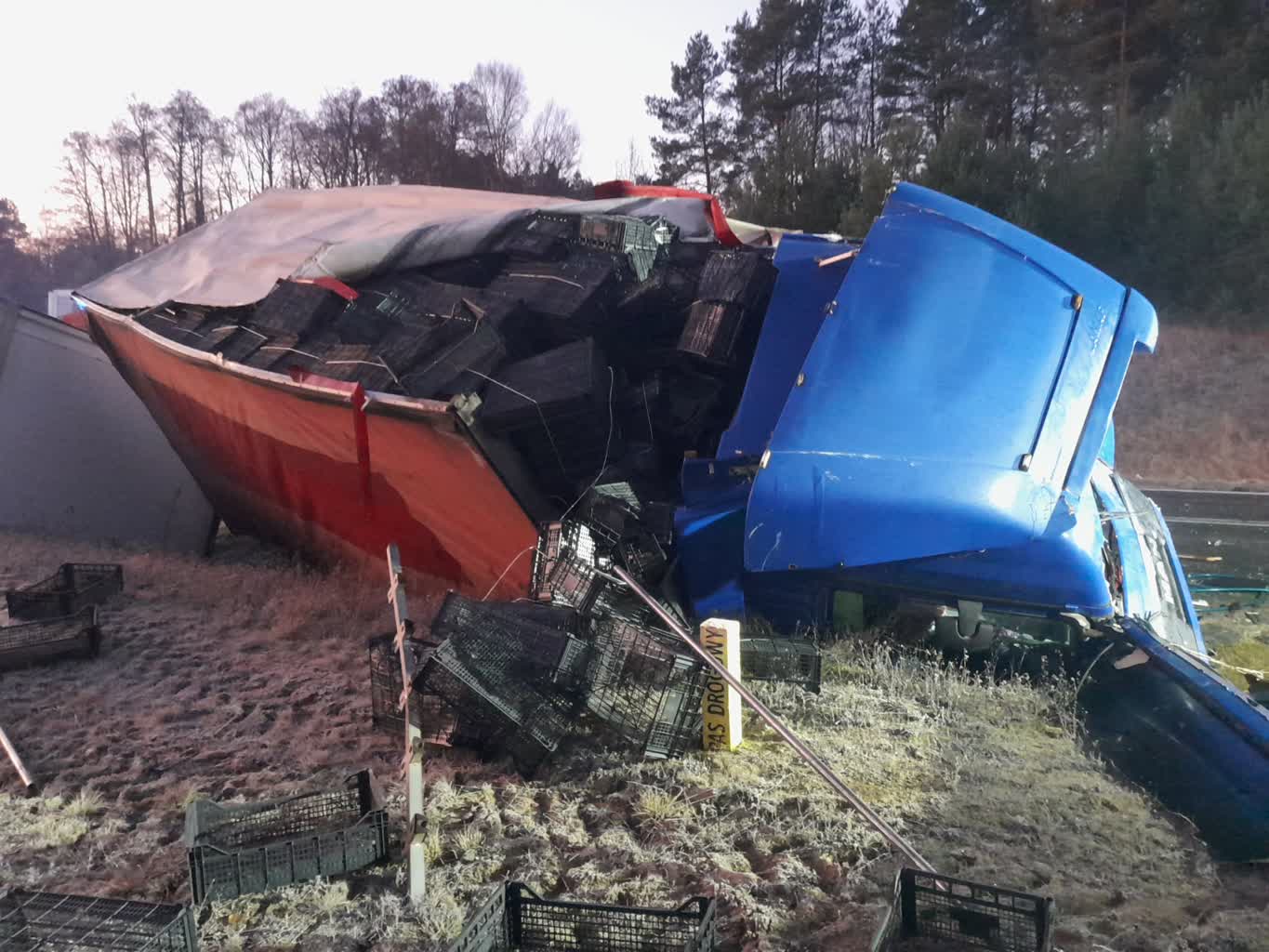 Tragiczny wypadek na starej trójce. Zderzyły się dwie ciężarówki