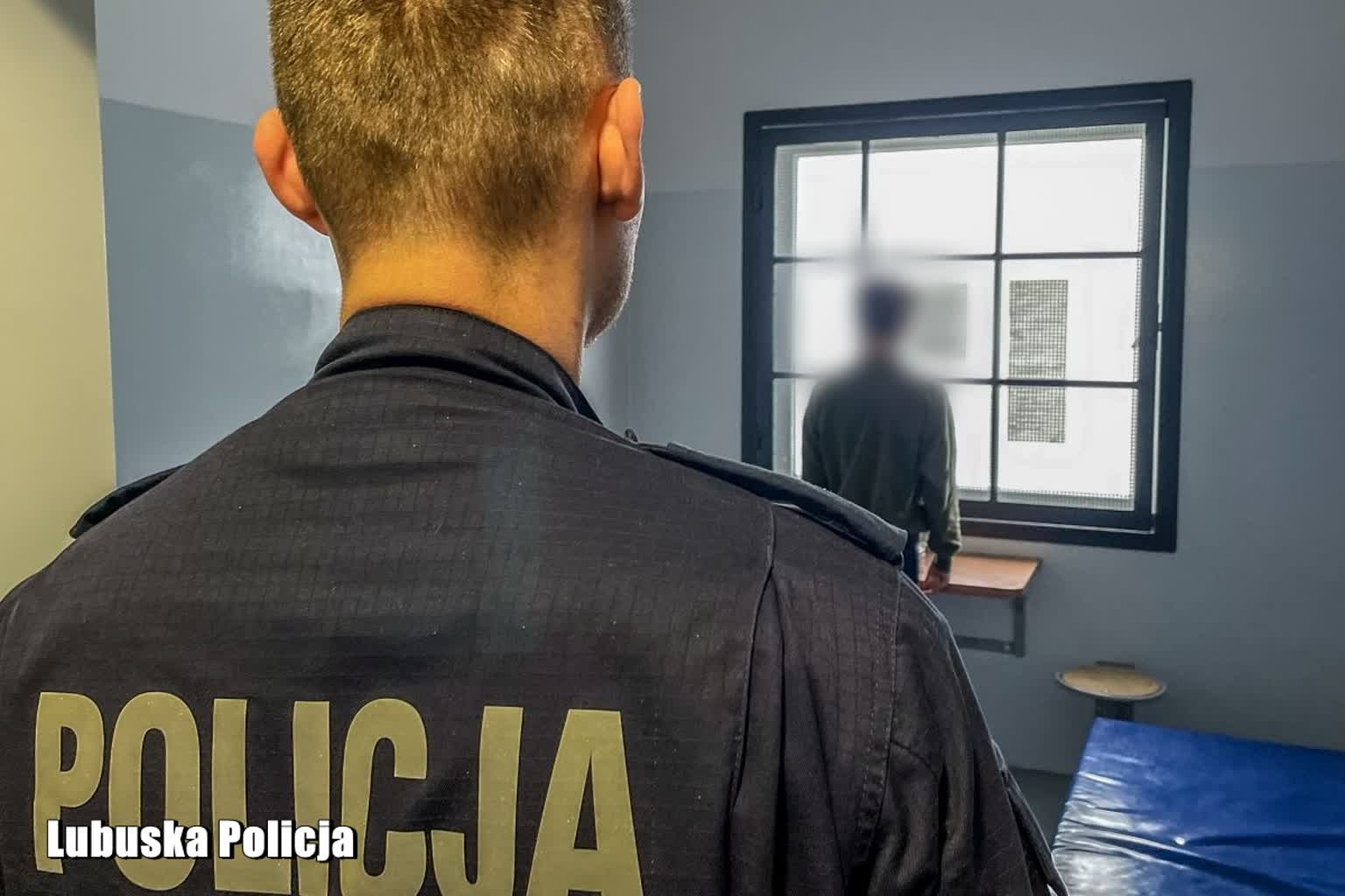 14 osób oskarżonych o działanie w grupie przestępczej kradnącej towary z tirów