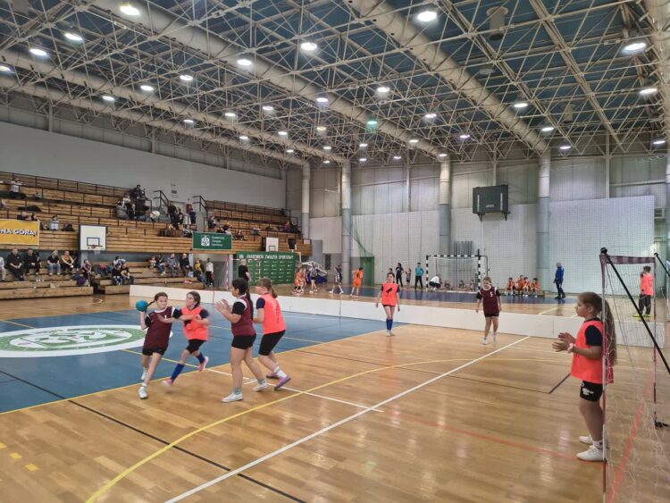 Świetnie bawili się nie licząc bramek i punktów 9 fot. Jakub Lesiński