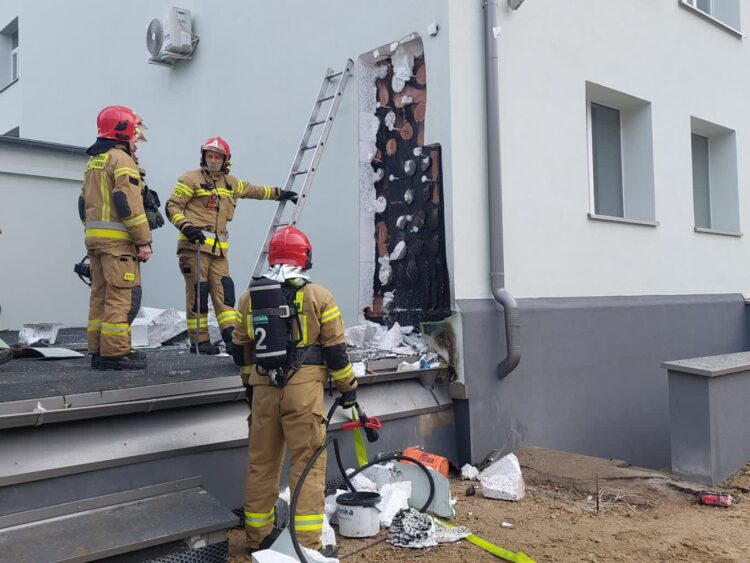 Akcja strażaków w VII Liceum Ogólnokształcącym Radio Zachód - Lubuskie