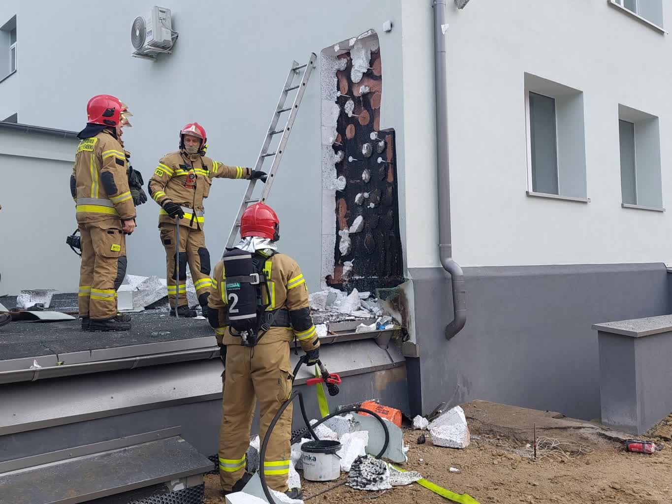 Akcja strażaków w VII Liceum Ogólnokształcącym Radio Zachód - Lubuskie