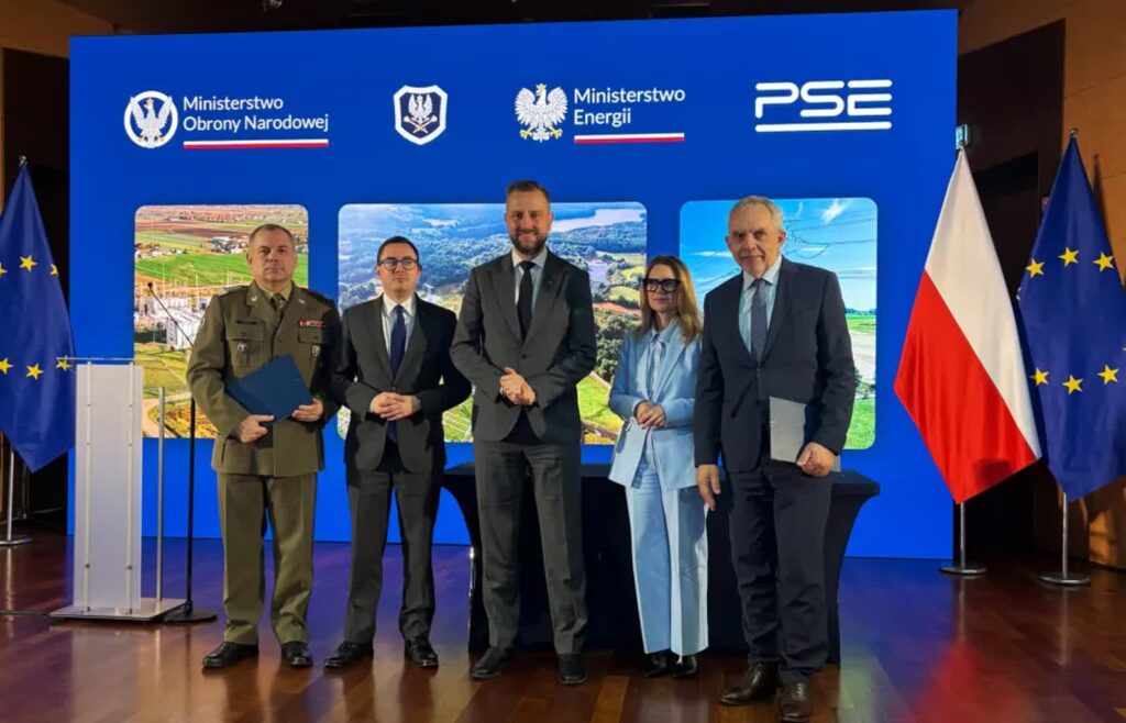 Sztab Generalny WP i PSE podpisały porozumienie dot. infrastruktury krytycznej 2 Porozumienie zostało podpisane w obecności m.in. wicepremiera, szefa MON Władysław Kosiniaka-Kamysza oraz ministra energii Miłosza Motyki. Fot. X/Ministerstwo Obrony Narodowej
