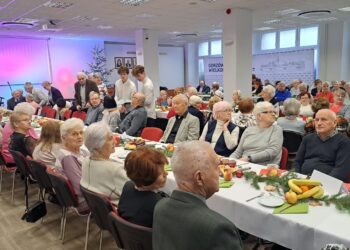 Pionierzy Gorzowa spotkali się na wspólnej Wigilii 13 Pionierzy Gorzowa spotkali się na wspólnej Wigilii Radio Zachód - Lubuskie