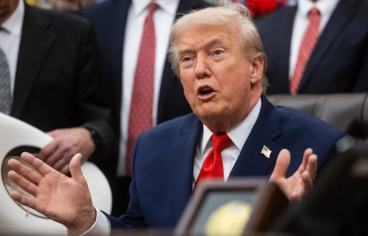 Trump: wiele osób chciałoby „wolnej strefy ekonomicznej” w Donbasie 9 Donald Trump Fot. PAP/EPA/FRANCIS CHUNG / POOL