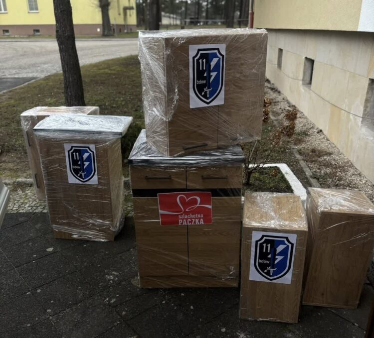 Wojskowi pomagają seniorce z Iłowej 9 fot. 11 Batalion Dowodzenia