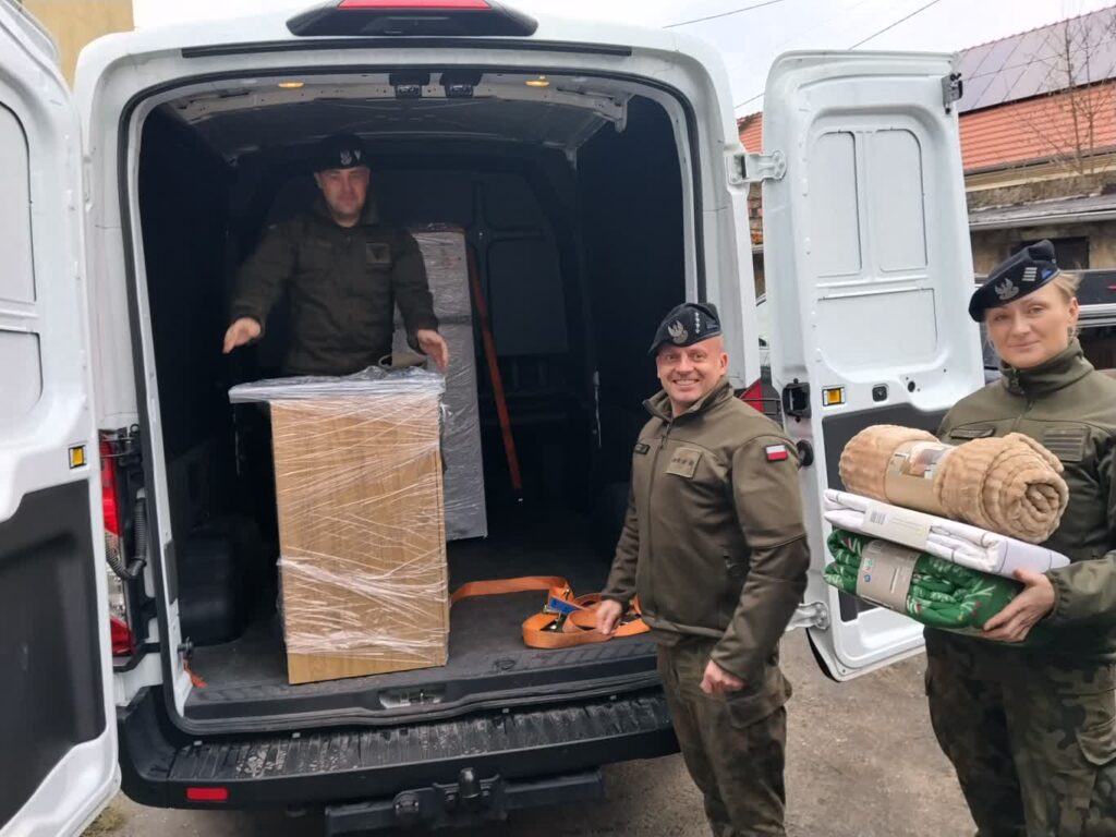 Szlachetna paczka w żołnierskim mundurze fot. K.Gonera