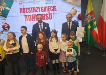 Rekordową liczbę kartek nadesłały dzieci. Wojewoda Lubuski wybrał najładniejsze 11 Rekordową liczbę kartek nadesłały dzieci. Wojewoda Lubuski wybrał najładniejsze Radio Zachód - Lubuskie